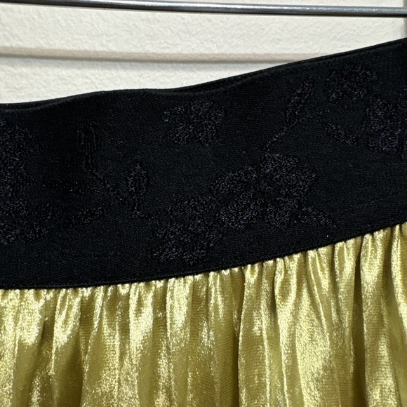 LuLaRoe Women's Skirt Sz L Gold Velvet Pleated Shimmer (29" Length) NWT - Picture 2 of 7